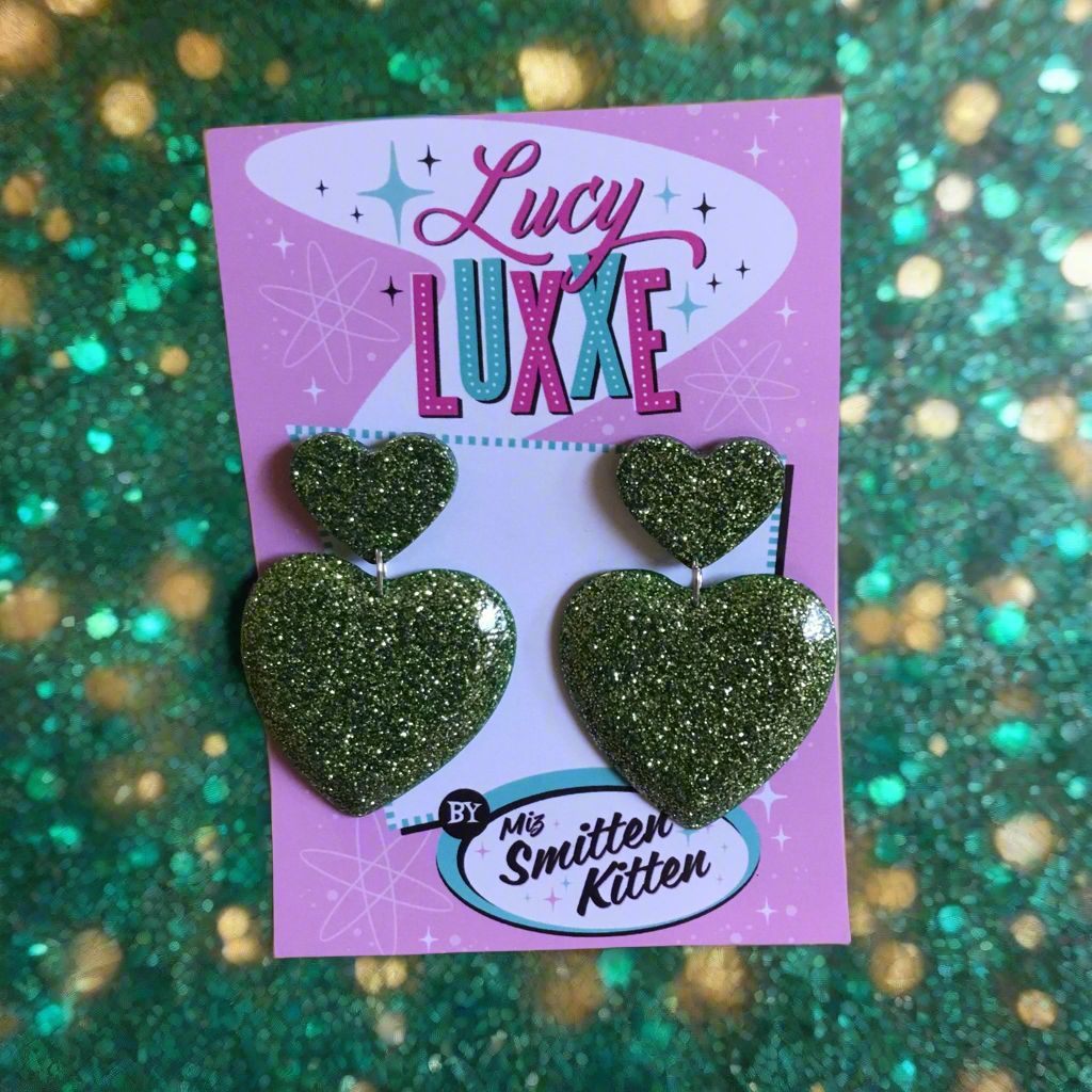 QUEEN OF HEARTS - glitter heart earrings - Green / gold