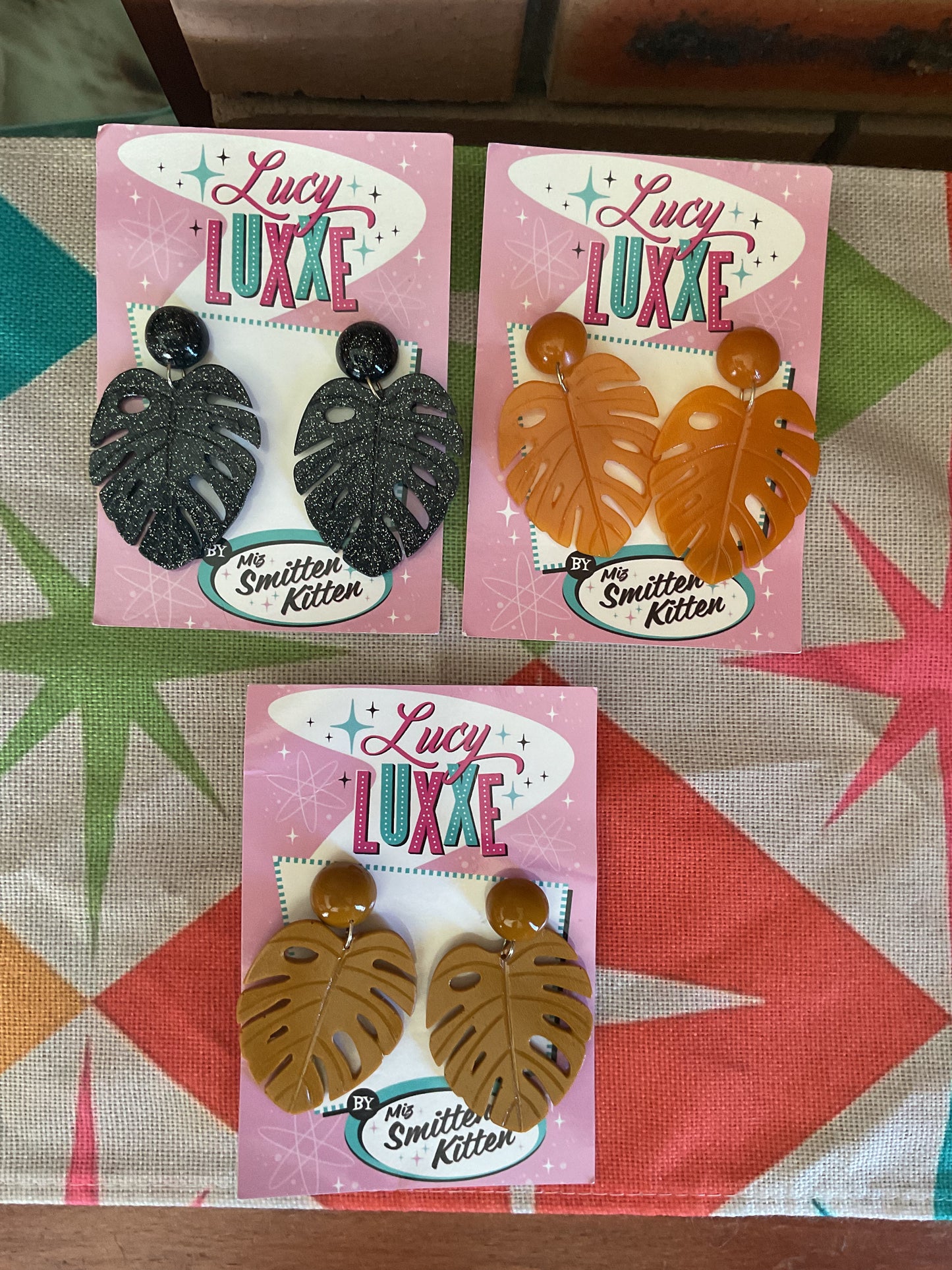 SECONDS - Monstera leaf earrings