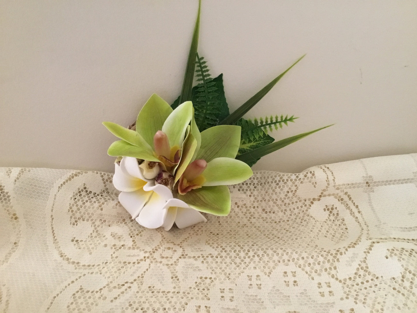 SIENNA - tropical cluster green set on a rattan base