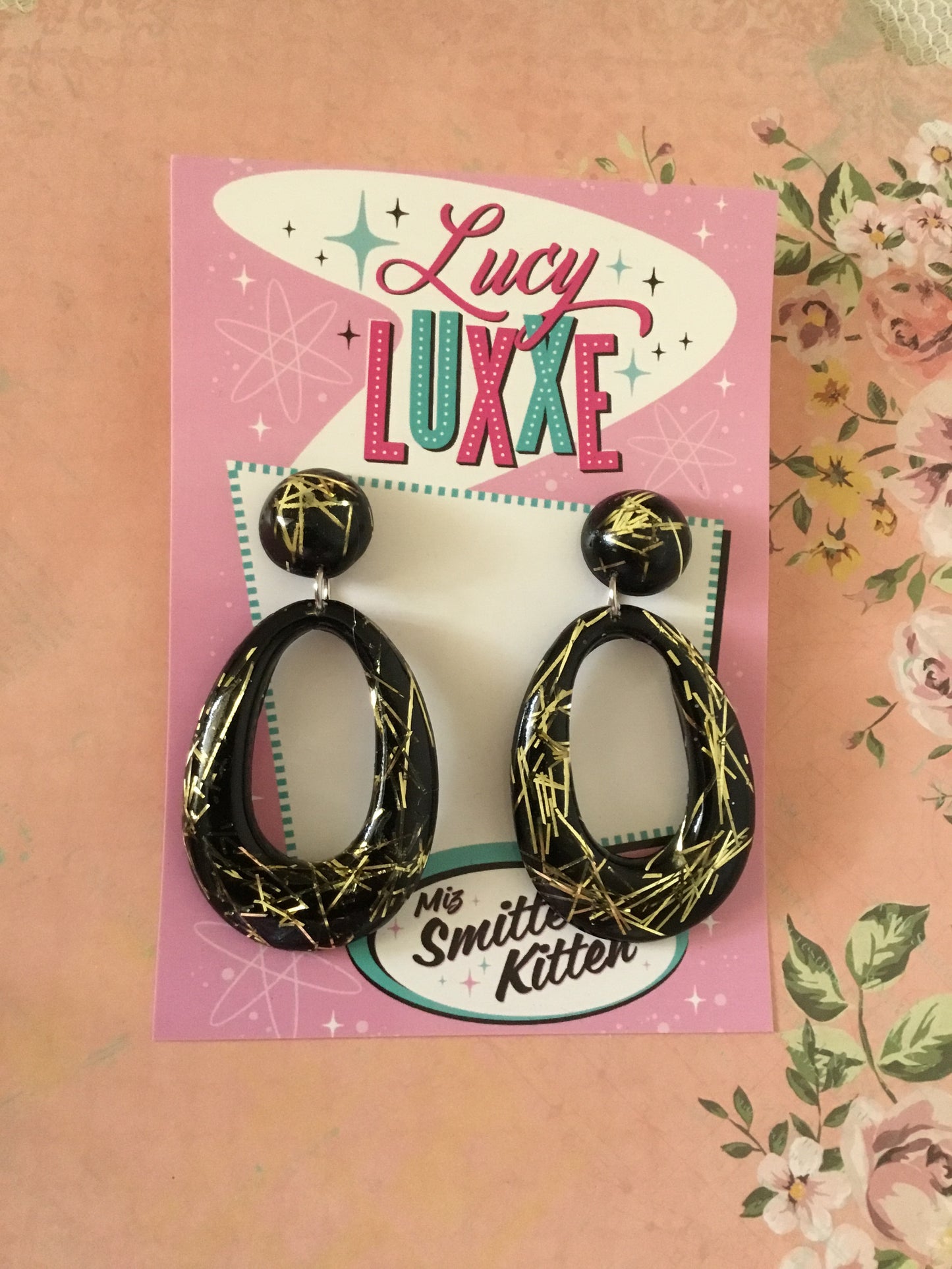BIG BETTY - gold thread hoop earrings - black
