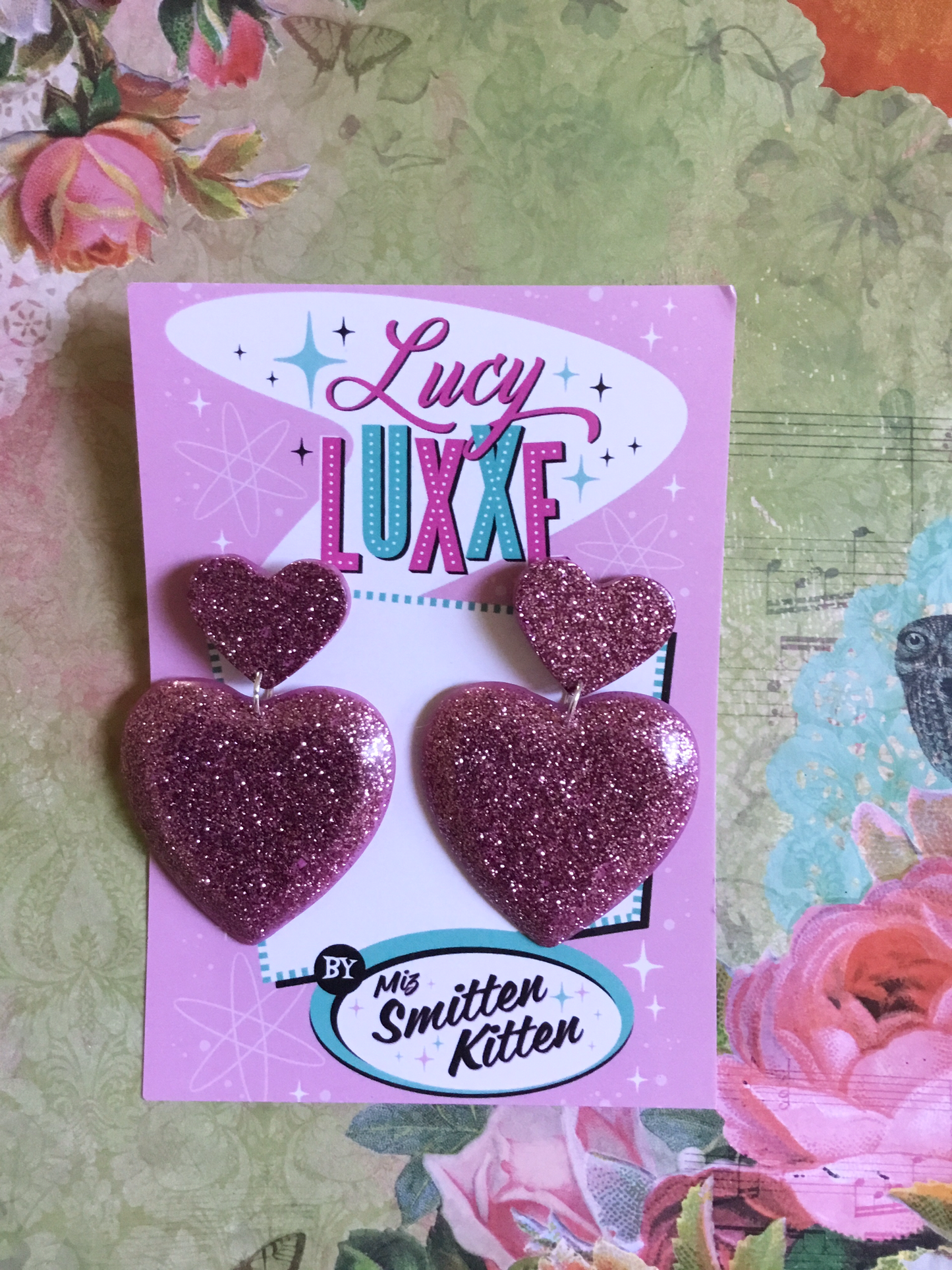QUEEN OF HEARTS - glitter heart earrings - Pink