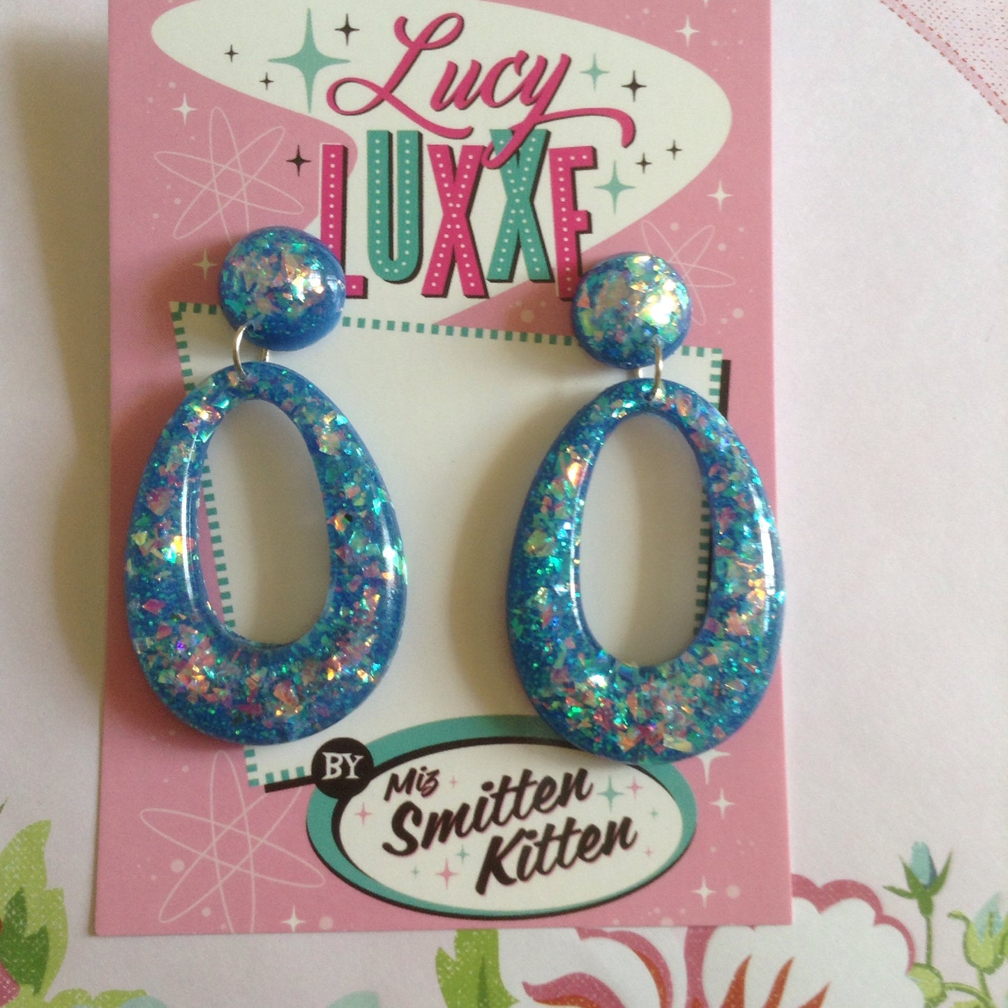 BIG BETTY - dark blue confetti lucite hoops