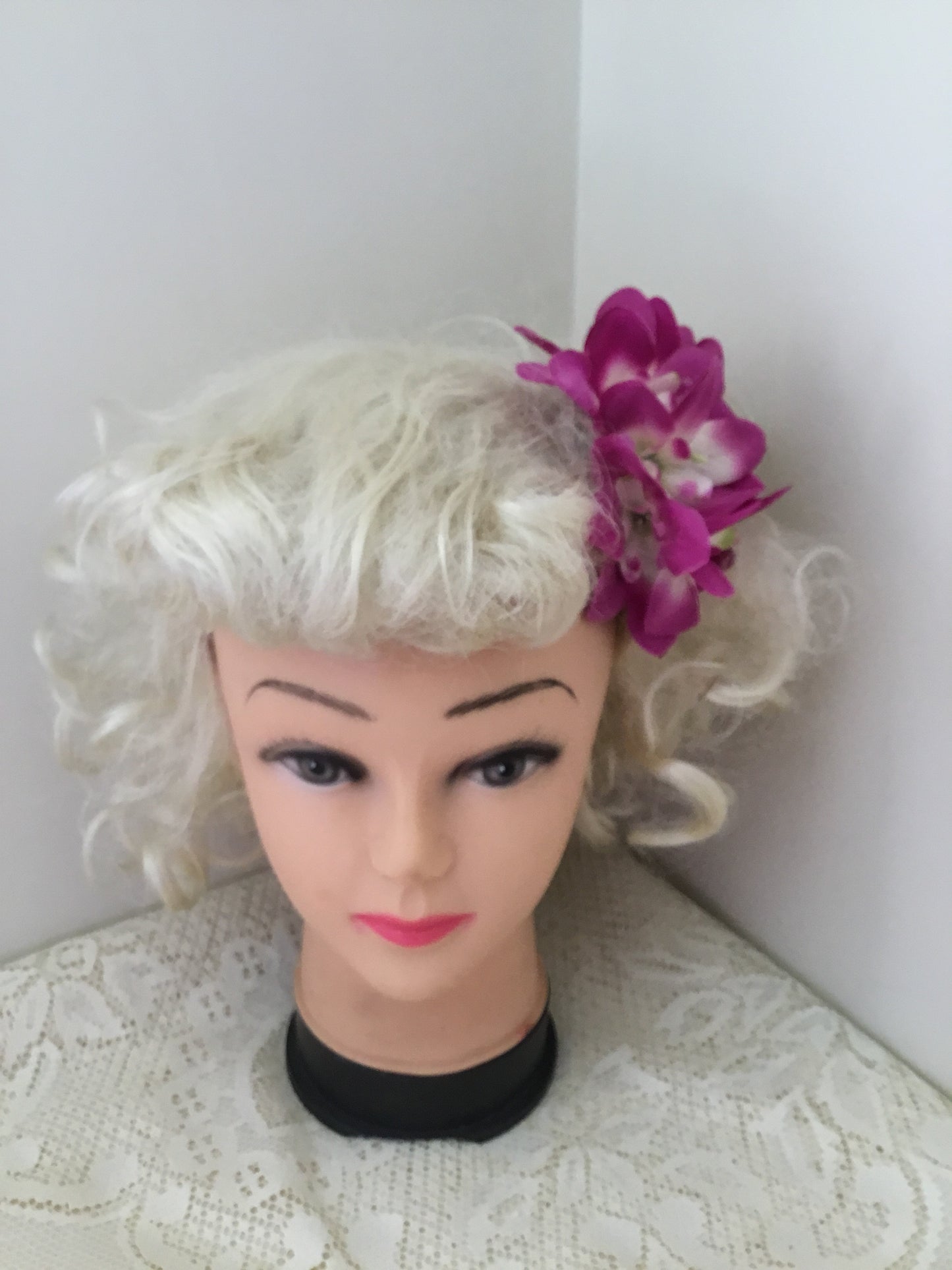 Beautiful Arabian Jasmine cluster hairflower - Fuchsia