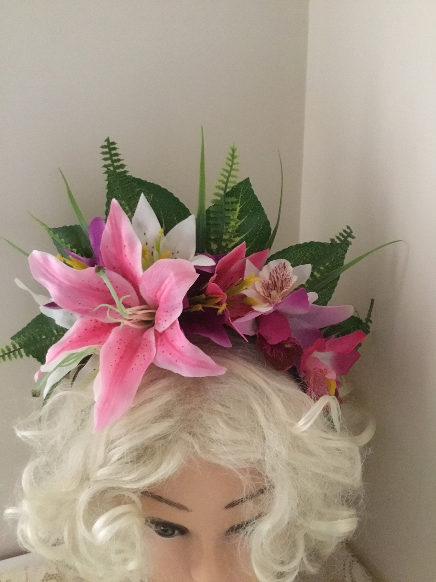 LAYLA - Beautiful tropical flowercrown with a delightful galah bird