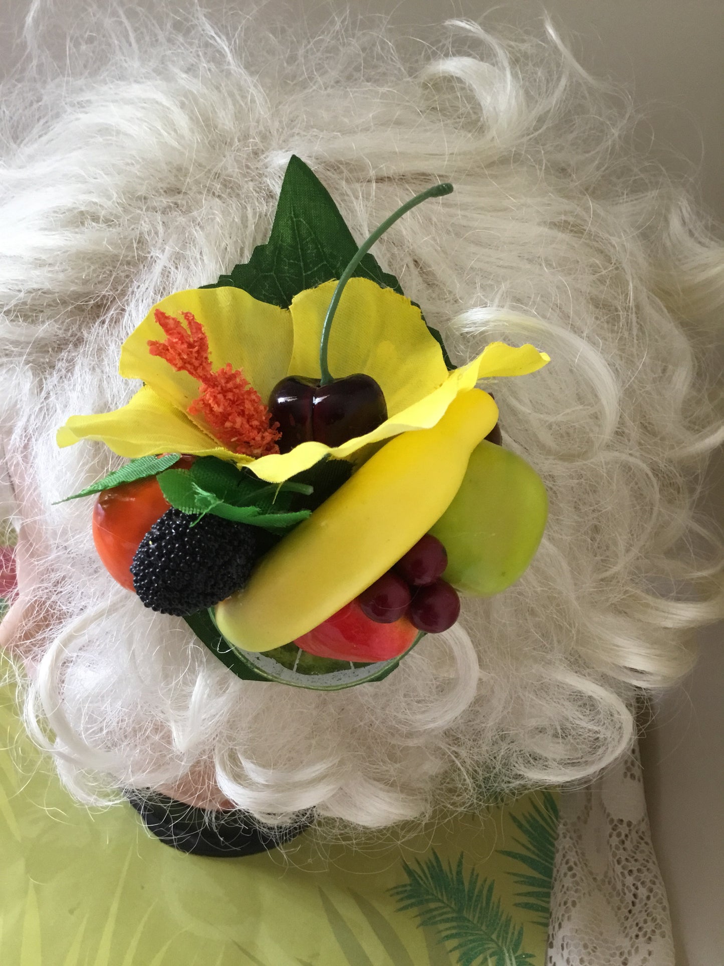 LEILANI - Yellow hibiscus / Fruit cluster hairpiece