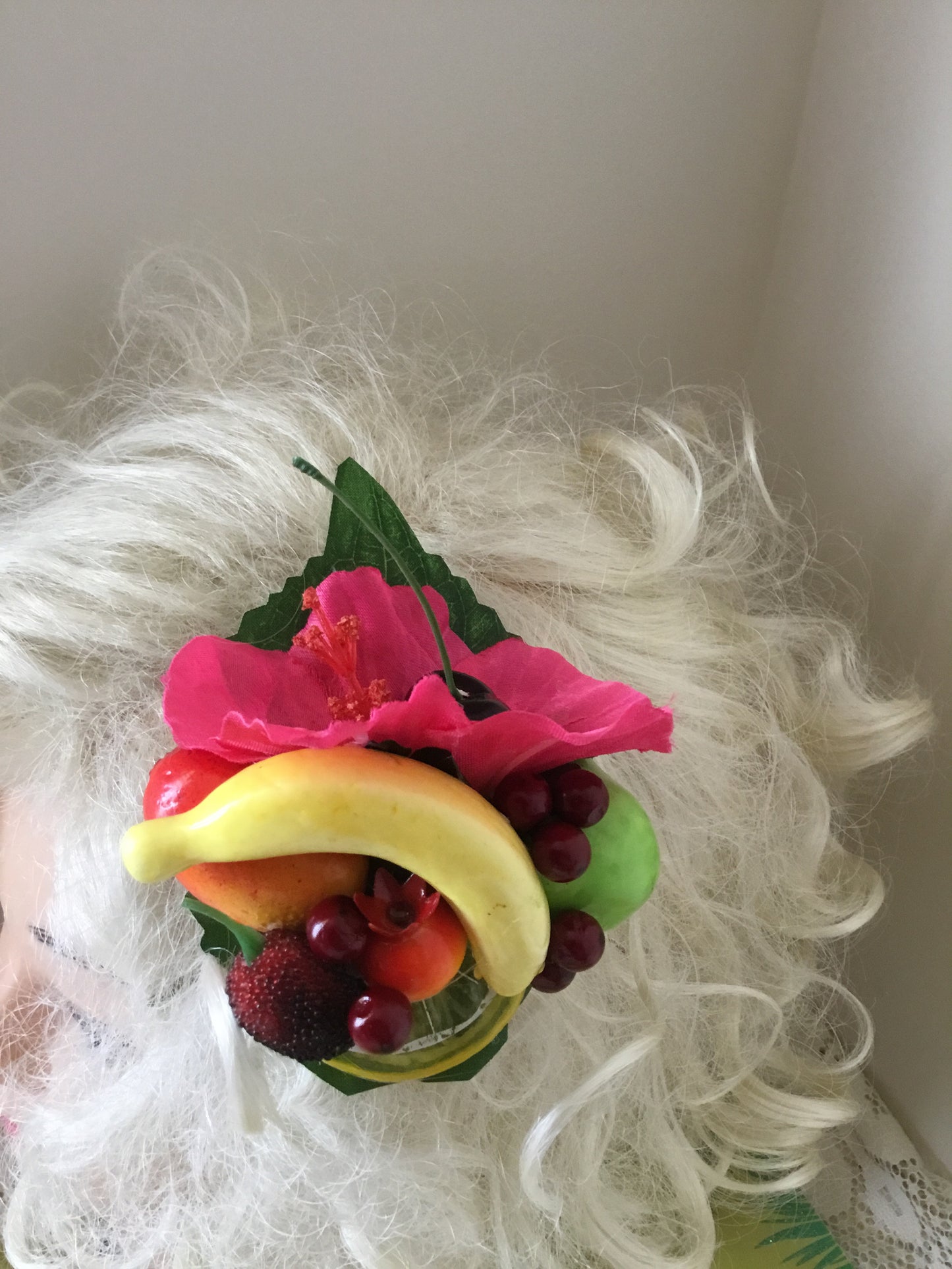 LEILANI - Pink hibiscus / Fruit cluster hairpiece