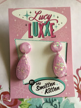 Load image into Gallery viewer, BREE - confetti lucite earrings - lilac
