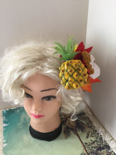Load image into Gallery viewer, KANALOA - pineapple and tiki tropical cluster
