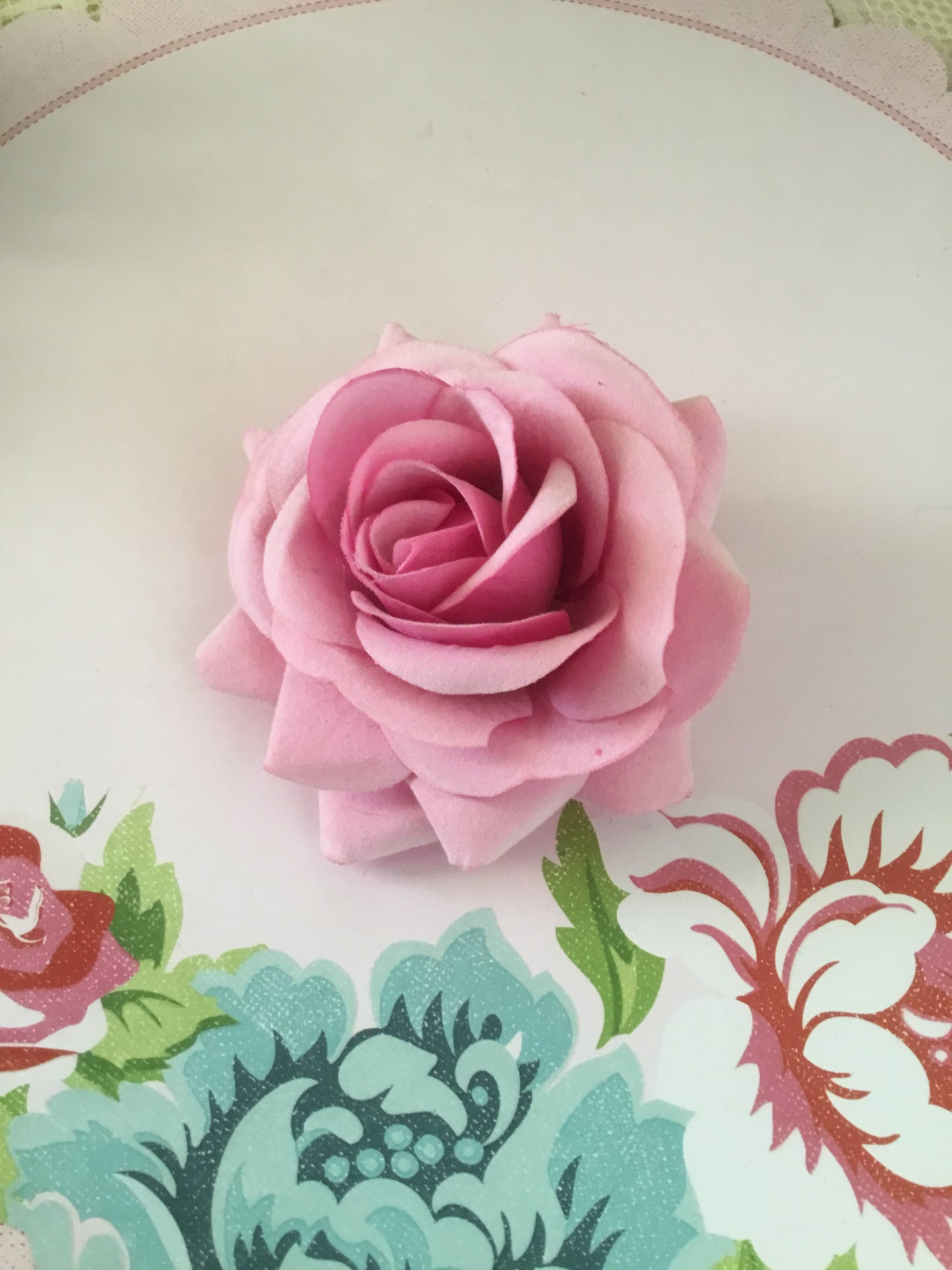 Beautiful flocked vintage style single roses - various colours