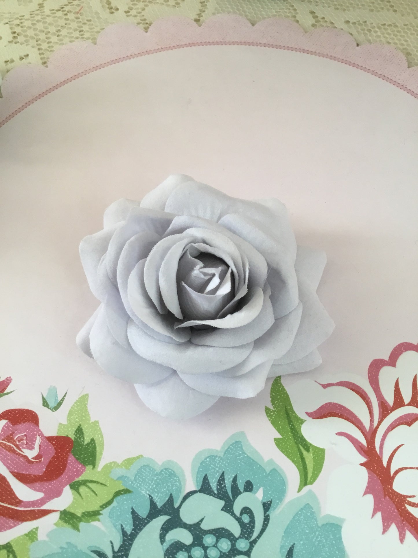 Beautiful flocked vintage style single roses - various colours