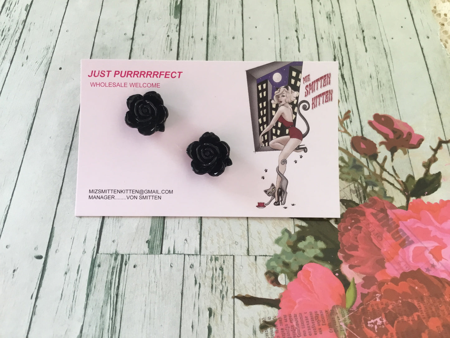 CUTE ROSE - earrings - black or red