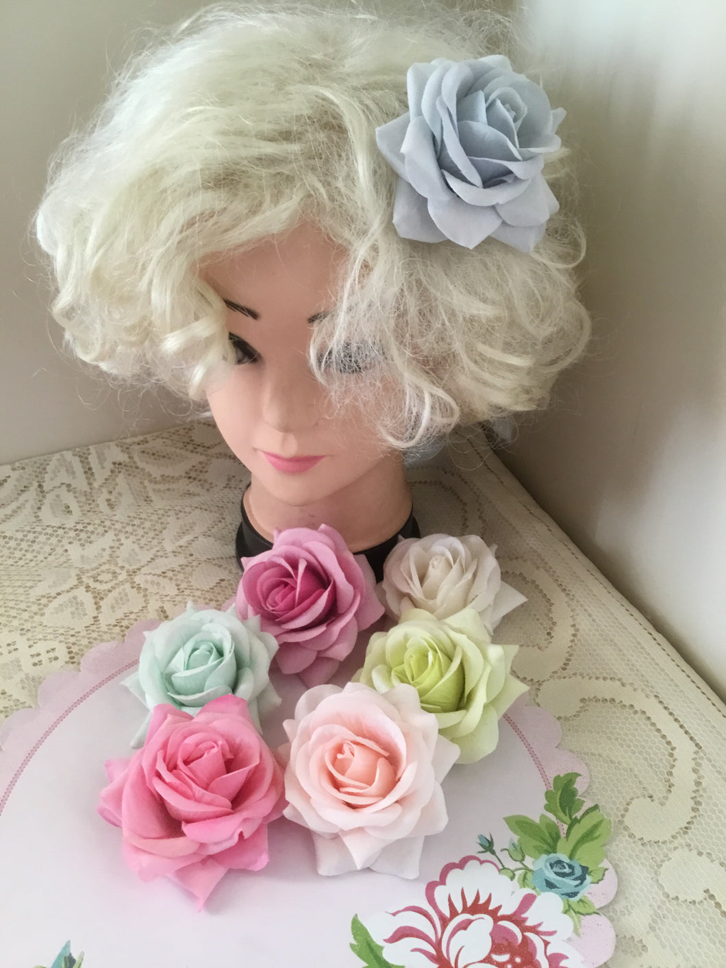 Beautiful flocked vintage style single roses - various colours