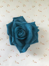 Load image into Gallery viewer, Big vintage inspired single rose hairflower  - various colours
