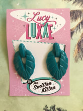 Load image into Gallery viewer, TEIA - Tiki lounge earrings - Teal
