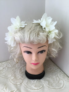 Beautiful Arabian Jasmine hairflower cluster - white - comb