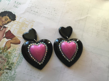 ELIZABETH - Double heart earrings - black / hot pink