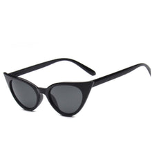 Load image into Gallery viewer, Black cats eye sunglasses pointy tips
