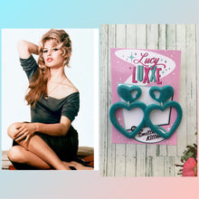 Load image into Gallery viewer, BRIGITTE - hold my heart hoop earrings - teal
