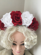 Load image into Gallery viewer, FRIDA - rose flowercrown  - red / white
