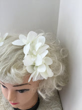 Load image into Gallery viewer, Beautiful Arabian Jasmine hairflower cluster - white - comb

