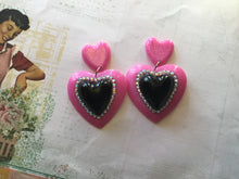 Load image into Gallery viewer, ELIZABETH - Double heart earrings - hot pink / black
