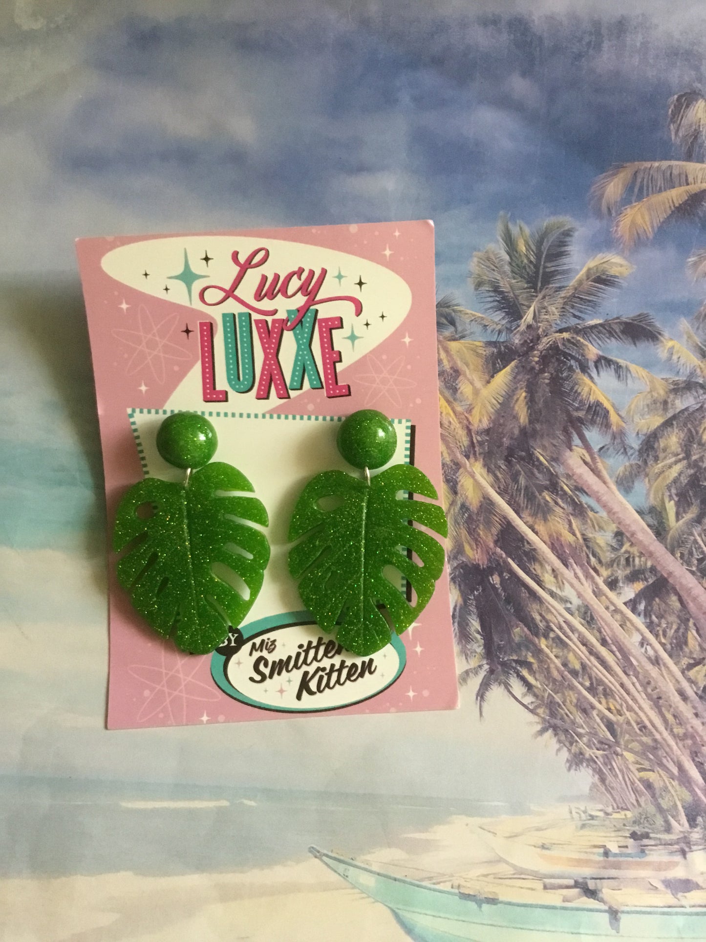 MISS KATE tiki queen - monstera leaf earrings - Lime green