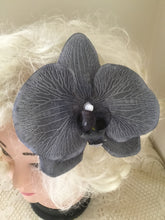 Load image into Gallery viewer, Phalaenopsis velvet touch large orchid clip - Grey
