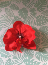 Load image into Gallery viewer, Phalaenopsis velvet touch large orchid clip - Red
