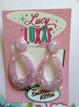 Load image into Gallery viewer, BIG BETTY - lilac confetti lucite hoops
