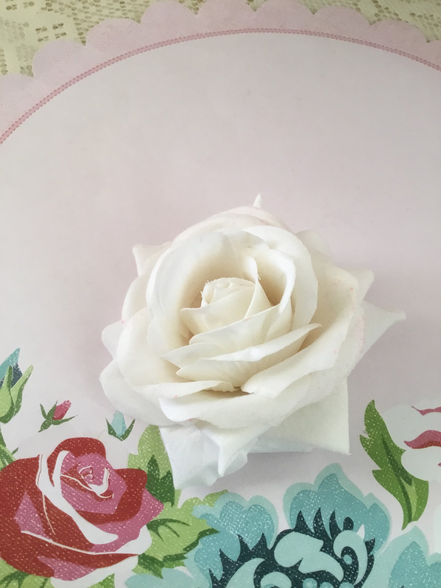 Beautiful flocked vintage style single roses - various colours