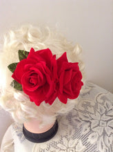 Load image into Gallery viewer, ROSIE - double velvet rose comb - Red
