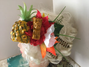 KANALOA - pineapple and tiki tropical cluster
