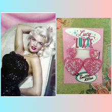 Load image into Gallery viewer, JAYNE - QUEEN OF HEARTS - confetti heart earrings - Hot pink

