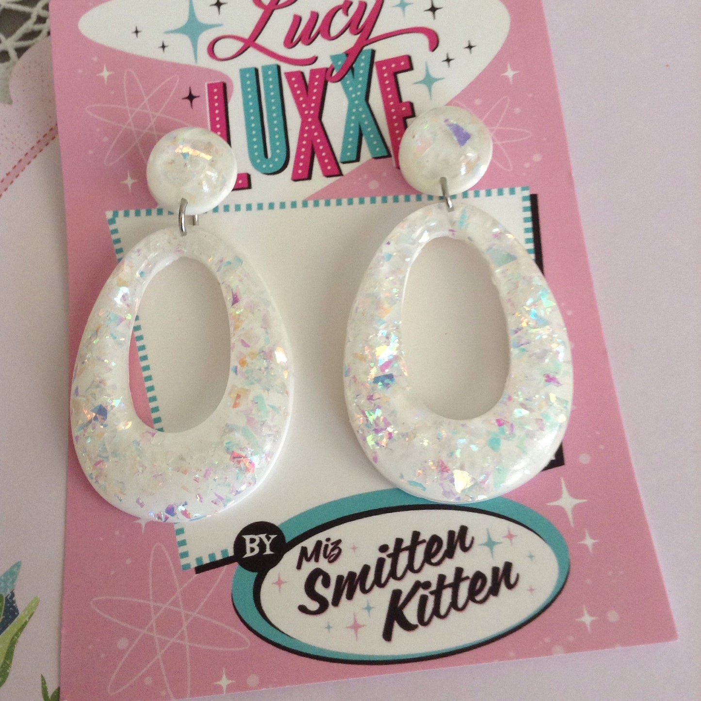 BIG BETTY - White confetti lucite hoops