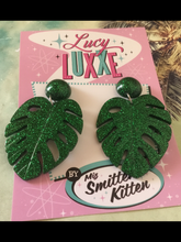 Load image into Gallery viewer, MISS KATE tiki queen - monstera leaf earrings - Green glitter
