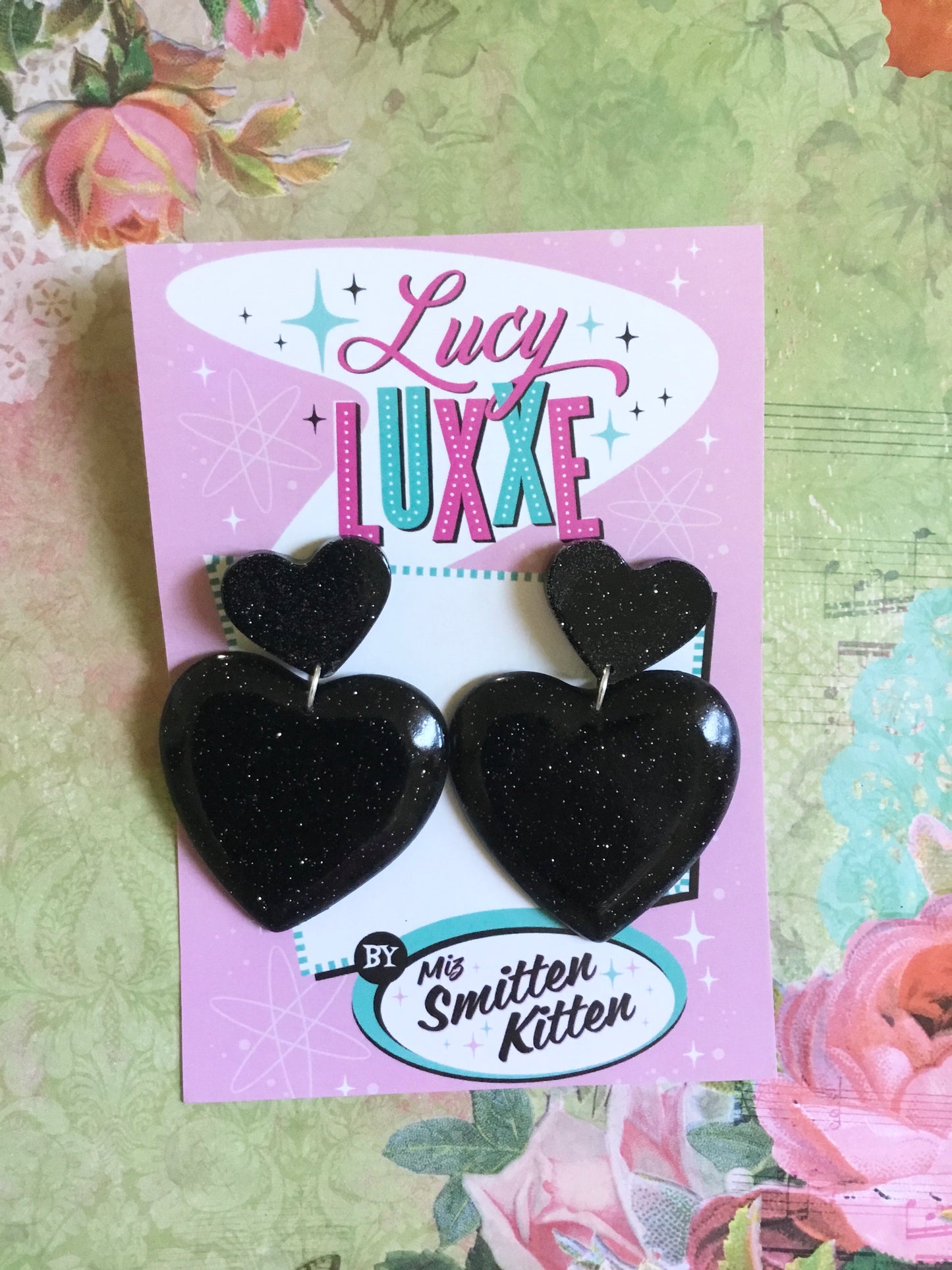 QUEEN OF HEARTS - glitter heart earrings - Black