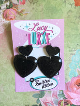 Load image into Gallery viewer, QUEEN OF HEARTS - glitter heart earrings - Black
