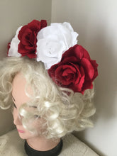 Load image into Gallery viewer, FRIDA - rose flowercrown  - red / white
