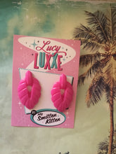 Load image into Gallery viewer, TEIA - tiki lounge earrings - Hot pink
