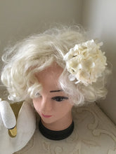 Load image into Gallery viewer, HELENA - hydrangea hairflower - Ivory
